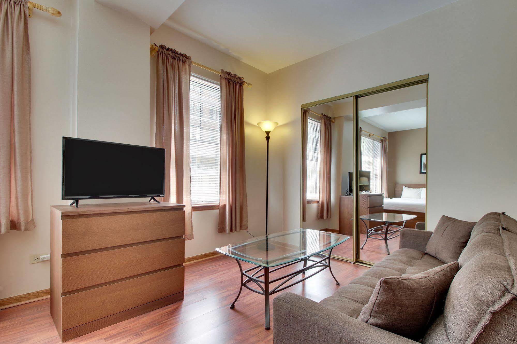 שיקגו Dewitt Hotel And Suites מראה חיצוני תמונה